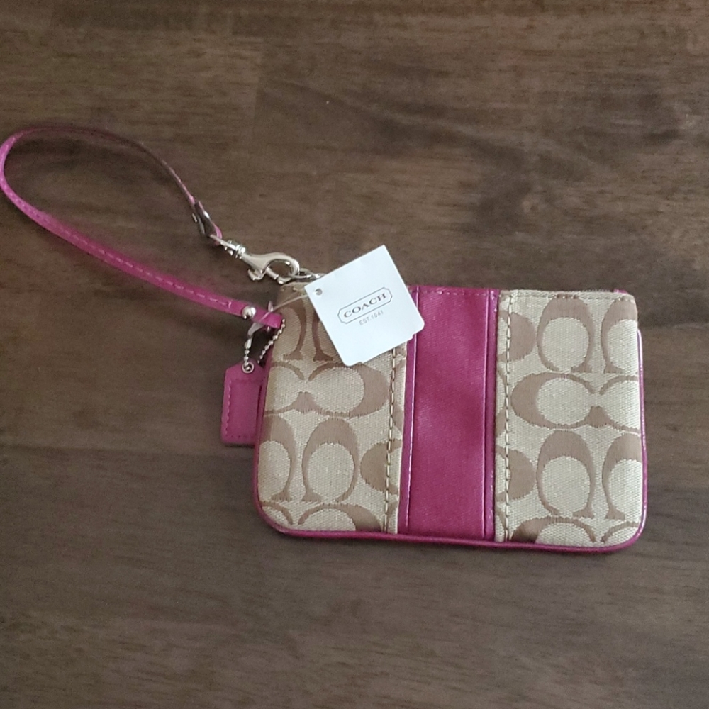 Coach Berry small wristlet